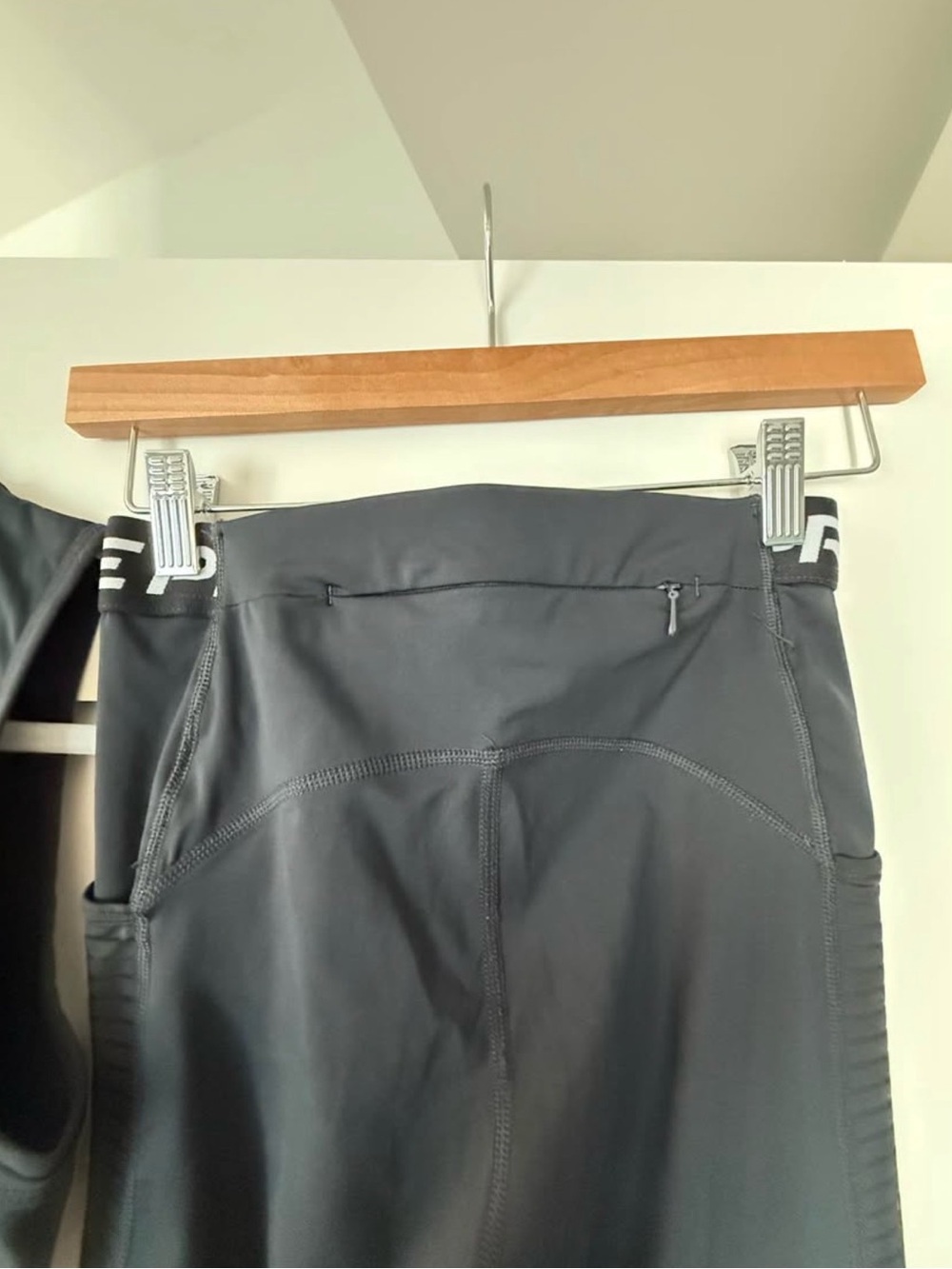 Nike Pro Workout Set - Picture 5 of 8
